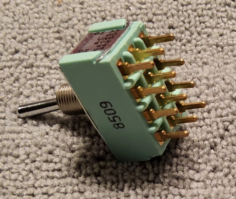 НОВЫЙ ALCO MTA406N 4PDT ON - НА ПАНЕЛИ ДЕРЖАТЕЛЬ ПЕРЕКЛЮЧАТЕЛЬ 6A 125V - Изображение 2 из 4