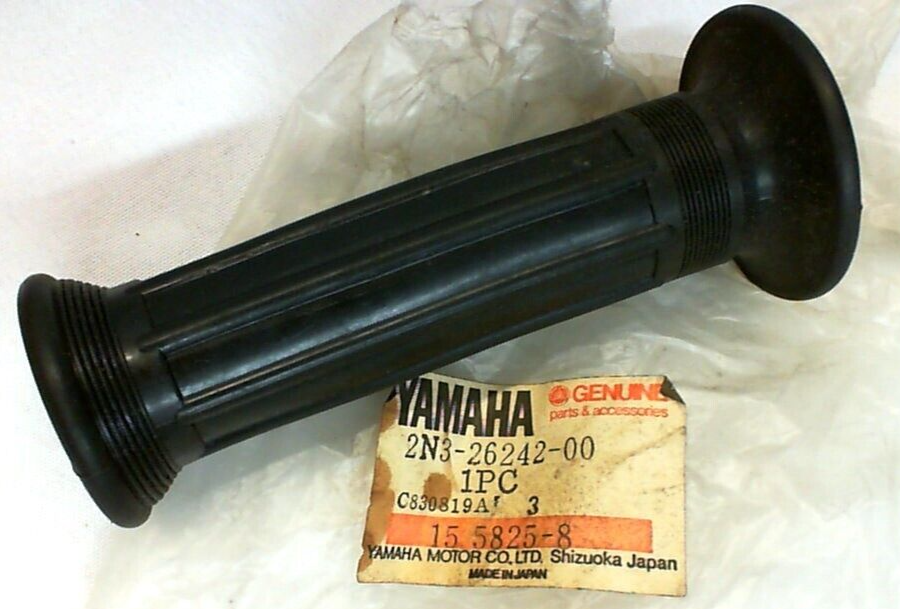 miri　2BOX YAMAHA OEM RH GRIP XC180 XC200 RIVA MX100 YZ250 1979-1991 2N3
