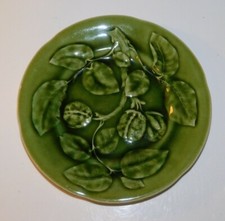 Hoisy le Roy France Majolica Fruit Nut design 7.75" Salad Plate