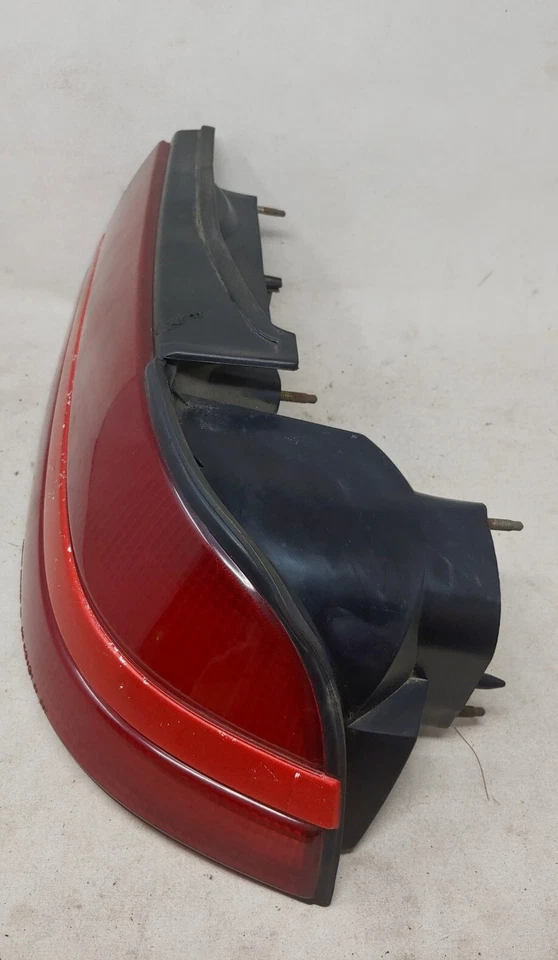 1990-1991 MITSUBISHI ECLIPSE GENUINO OEM LUZ TRASERA DERECHA     Foto 4 de 4