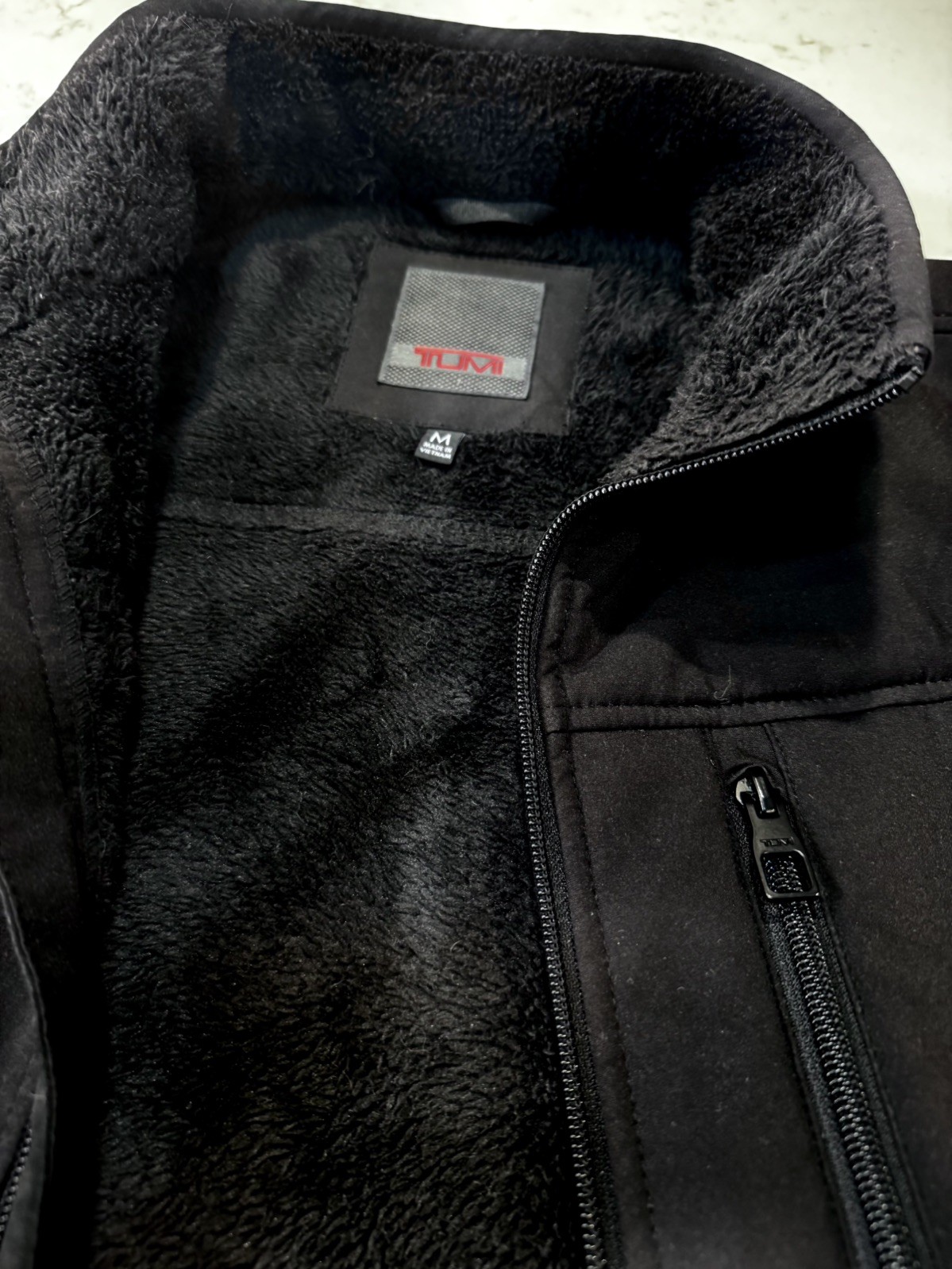 TUMI Men's Black / Grey  Stretch Soft Shell Jacket Plush Sherpa Lined Medium image 5