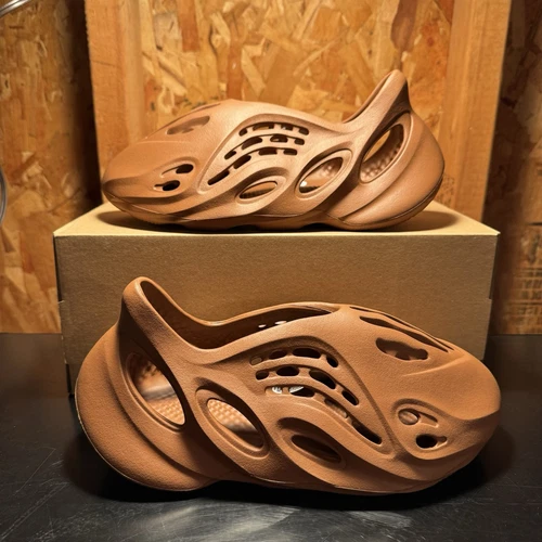 Adidas Yeezy Foam Runner Clay Red taglia 6 uomo 6M rosso argilla HP5335