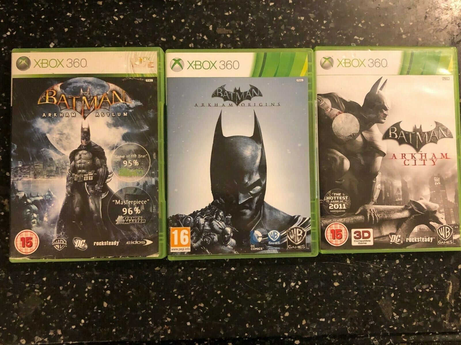 Batman origins xbox. Летопись Аркхема Xbox 360. Диски на Xbox 360 Бэтмена. Batman Arkham City Xbox 360. Все Бэтмен на Xbox 360.