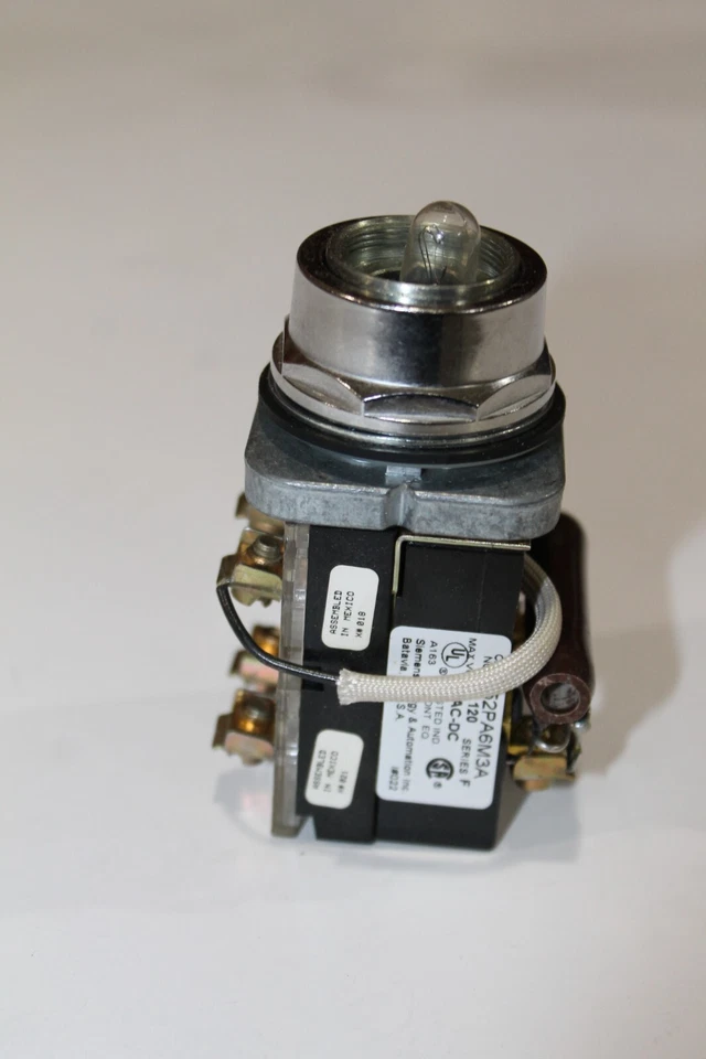 Siemens 52PA6M3A, luz piloto de empuje para prueba, tipo transformador, 120 V CA Foto 3 de 4