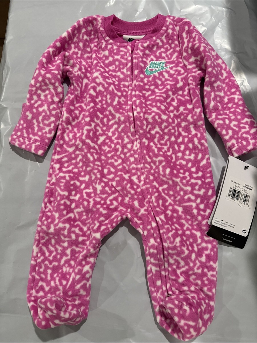 Nike Baby Girl Playful Pink Footie (Pink, Newborn)