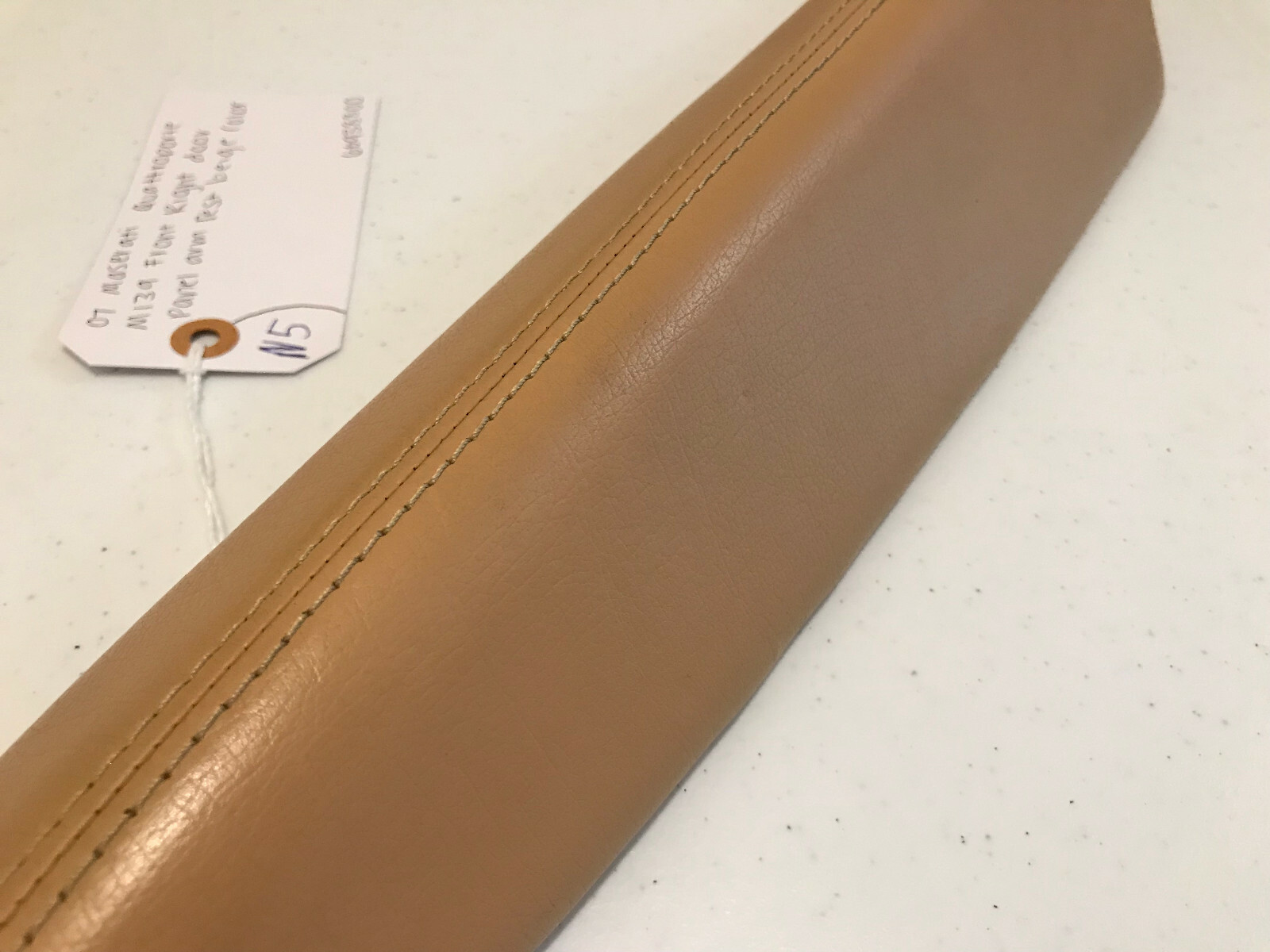 07 Maserati Quattroporte M139 Front Right Door Panel Arm Rest Beige.