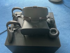 Meta Oculus Rift S VR-Headset mit Zubehör