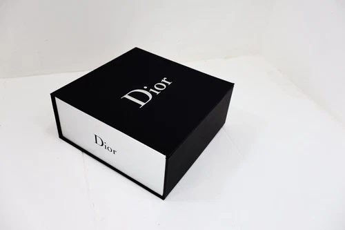 Christian Dior Coffret Cadeau Magnétique Vide Dior Papier de Mouche Noir Argent 8,5” X 8”