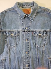 Vintage Levi’s Denim Trucker Jacket 70507-0389 Red Tab Men’s Sz-XL Made In USA