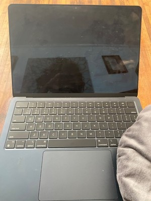 Apple MacBook Air 13.6'' (256GB SSD, M2, 8GB) Laptop - Starlight - MLY13LL/A...
