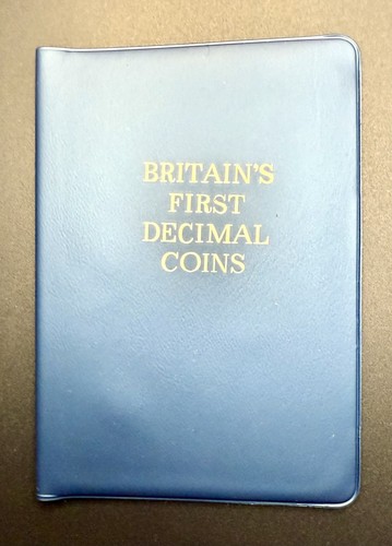 1971 GREAT BRITAIN's FIRST DECIMAL COIN SET IN ORIGINAL ROYAL MINT BLUE WALLET