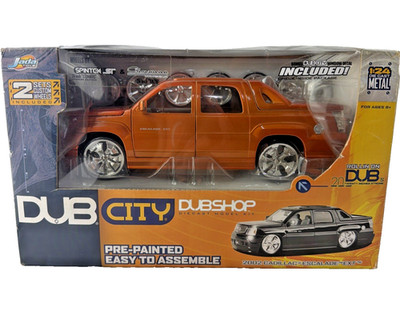 JADA DUBSHOP 2002 CADILLAC ESCALADE EXT COPPER 1:24 Diecast KIT