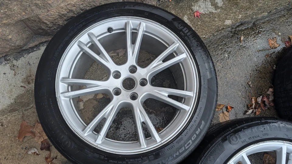 Set of 4 Tesla Model Y Factory OEM 19" Gemini Wheel w/OEM TPMS Continental Tires Foto 3 de 4