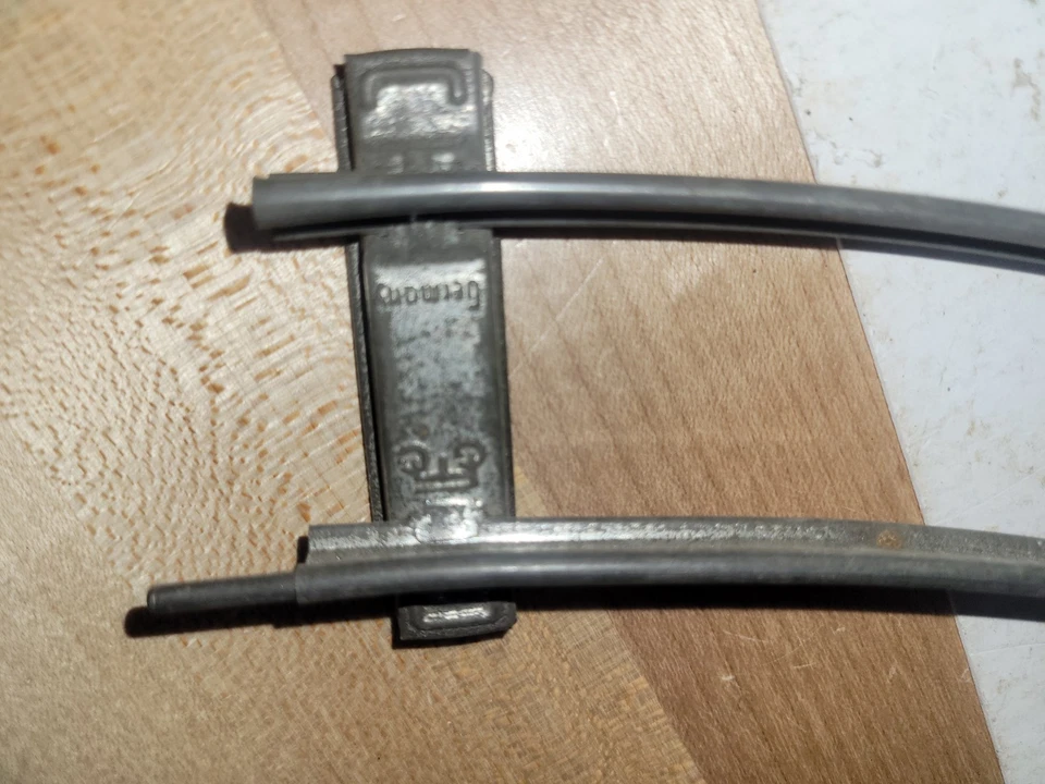  Vintage Marklin 2 Rail clockwork Track 8 curved pieces total- O Gauge - Image 3 of 4