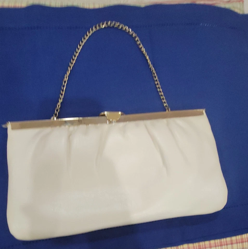 Vintage Etra 1960's Envelope Clutch Genuine Leather Ivory Purse Gold Trim/Chain - Image 2 of 4