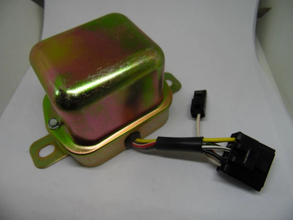 Regulador de voltaje estándar VR153 NUEVO DE COLECCIÓN HECHO EN EE. UU.  Foto 3 de 4