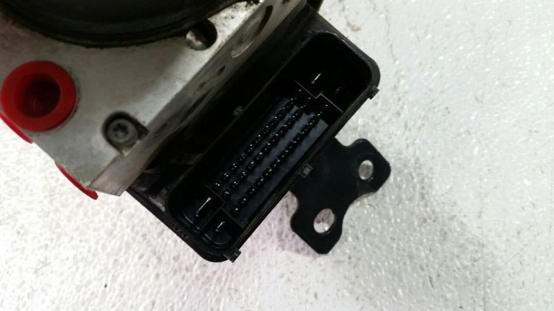 2014–2016 Kia Sportage OEM ABS Anti Lock Brake Pump and Control Module Assembly Foto 4 de 4