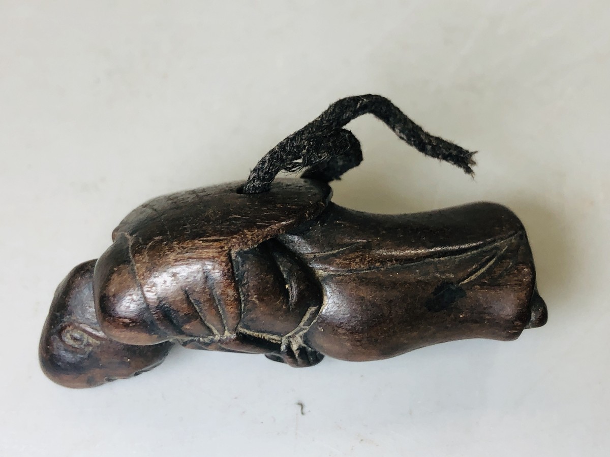 Y5723 NETSUKE wood carving Fukusuke Japan traditional antique