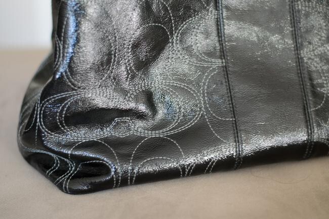 Coach F19215 Black Patent Leather Logo Kiss lock Carryall Coach F19215 Black Patent Leather Logo Kiss lock Carryall