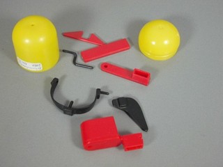 CAPSULA: betoniera rossa non montata nell'uovo