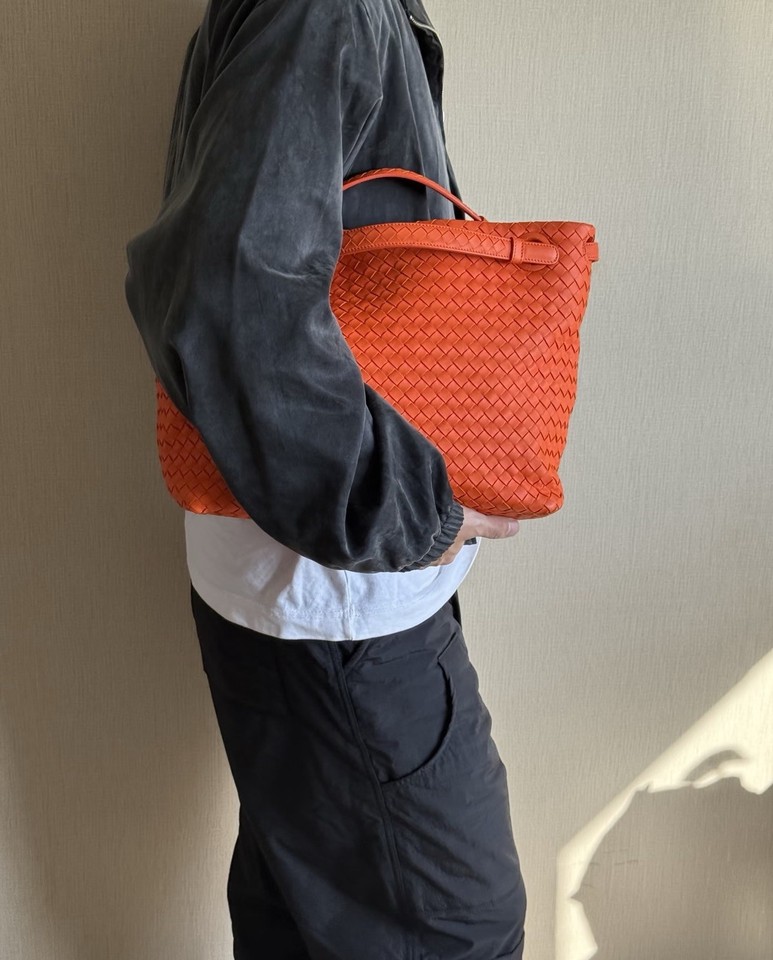 BV Bottega Veneta Medium Nappa Intrecciato Garda Tote Bag