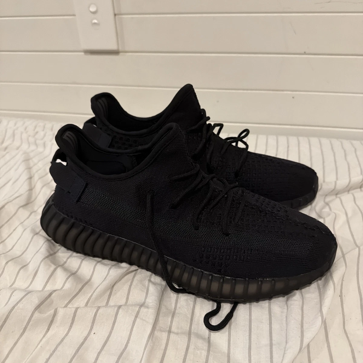 adidas gazelle silver green womens adidas Yeezy Boost 350 V2 Onyx (2022/2023) – The Archive Store