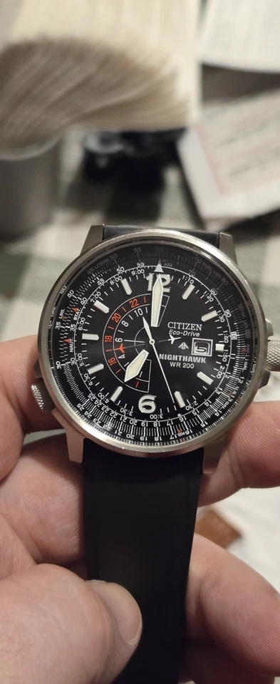 Citizen Eco-Drive Nighthawk ¡Con Correa Azul Artesano QR Extra Curvada! Foto 2 de 4