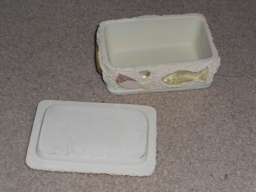 Ceramic Fish Decorated Soap Box or Soap Sized Box - Picture 5 of 6