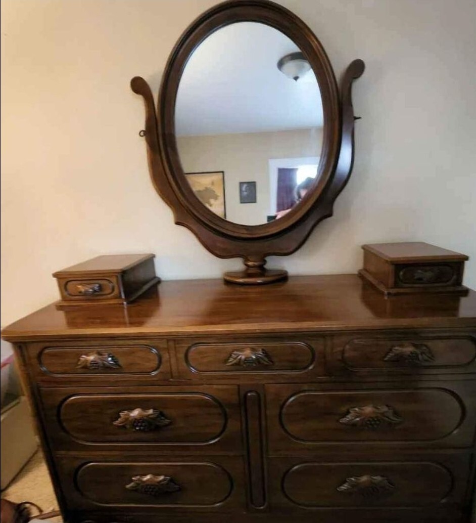 Davis Company Lillian Russell Collection Walnut Bedroom Suite