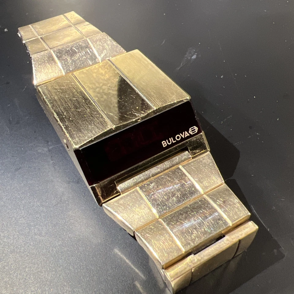 RELOJ CONDUCTOR BULOVA 1976 VINTAGE N6 Computron rojo LED tono dorado pulsera duquesa Foto 2 de 4