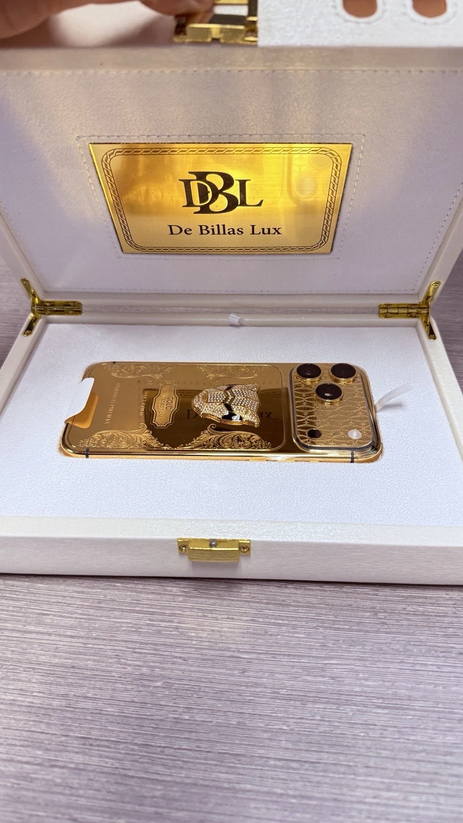 Custom 24K Gold iPhone 17 Pro Max 2TB — Diamond Engraved, Unlocked thumbnail 4