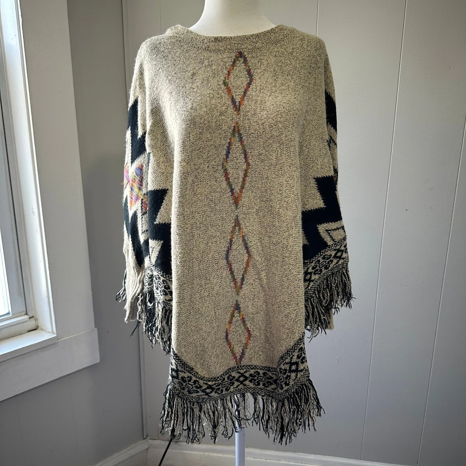 Southwestern Knit Fringe Poncho Sweater Geometric Tan Black OS
Opens in a new window or tab
