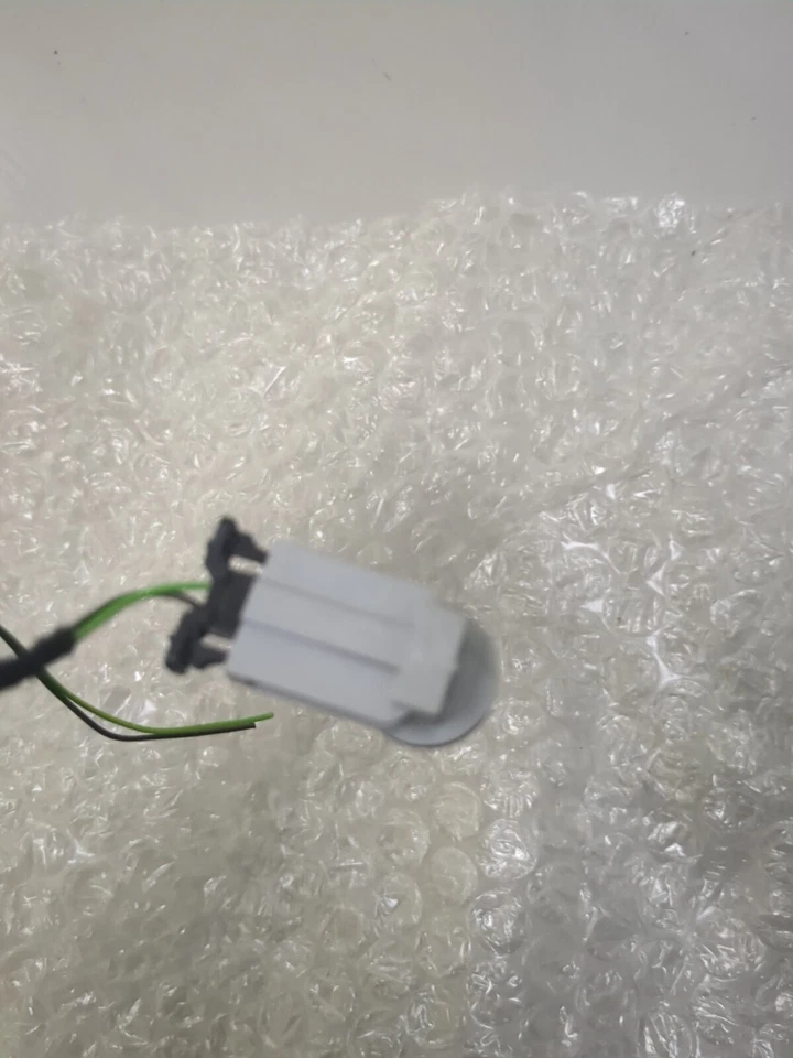 Audi SQ5 MK2 2017-2022 Intake Air Temperature Sensor 3D0907543A 784303A - Image 2 of 4