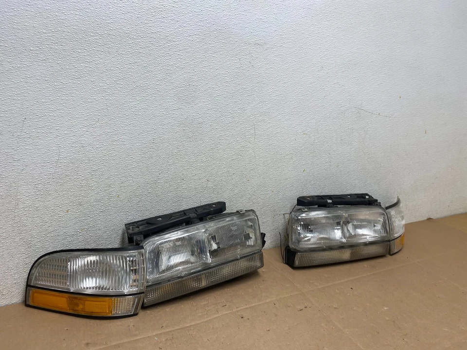 Juego completo de faros delanteros izquierda+derecha Buick Park Avenue 1997 a 2005 M3619 DG Foto 3 de 4
