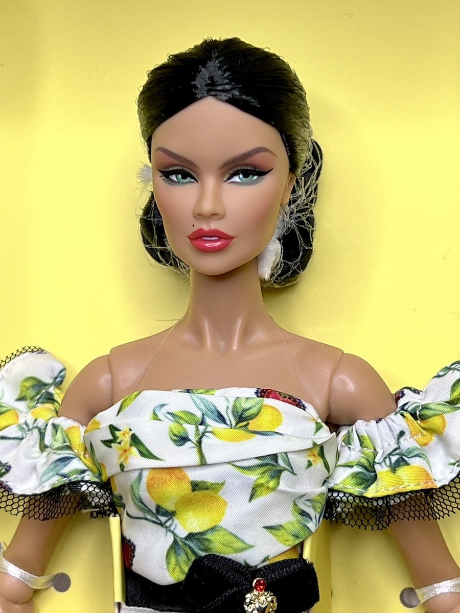 Integrity Toys Fashion Royalty Summer in Taormina Vanessa Integrity Toys Fashion Royalty Summer in Taormina Vanessa
