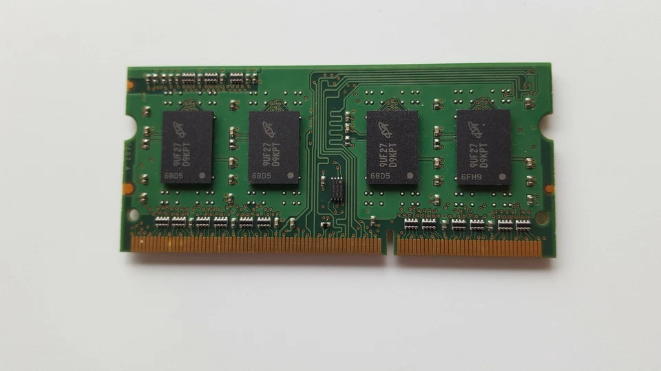 Apple MacBook Pro A1278 13'' RAM Memory 1GB DDR3 PC3-8500sS Micron MT8JSF25664HZ - Image 2 of 4