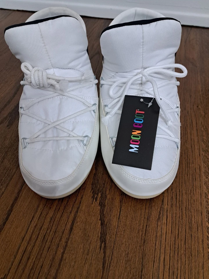 Moon Boot Unisex Icon Evolution White Pump Full Moon Boots Size 8.5/9 - Image 2 of 4