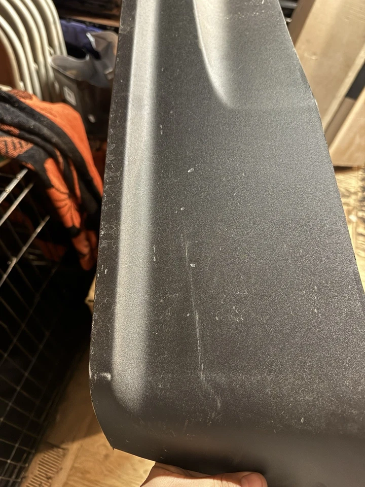 Panel de cenefa de presa de aire inferior delantero Ford F-250 Super Duty 2023-2025 Foto 2 de 4