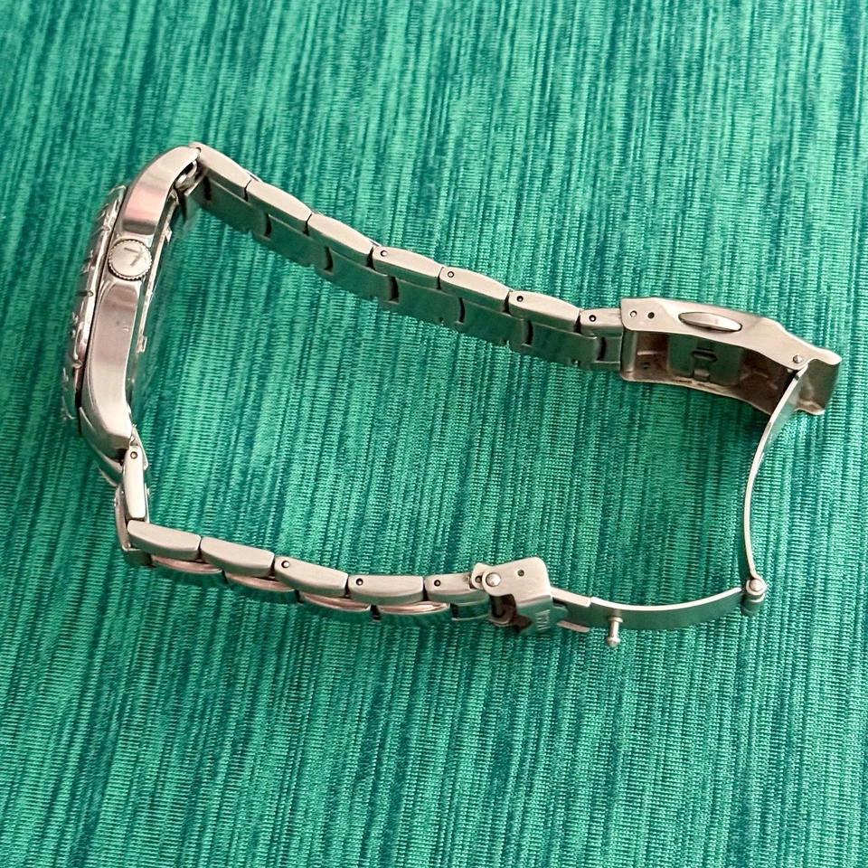 Fossil Blue Men’s Quartz Watch AM-3688 100M – For Parts / Not Working (As-Is) - Image 4 of 4