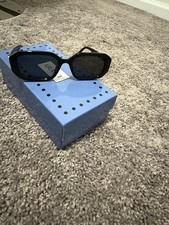 Gucci Black Square Sunglasses Gold Side Accent Fashion Frame