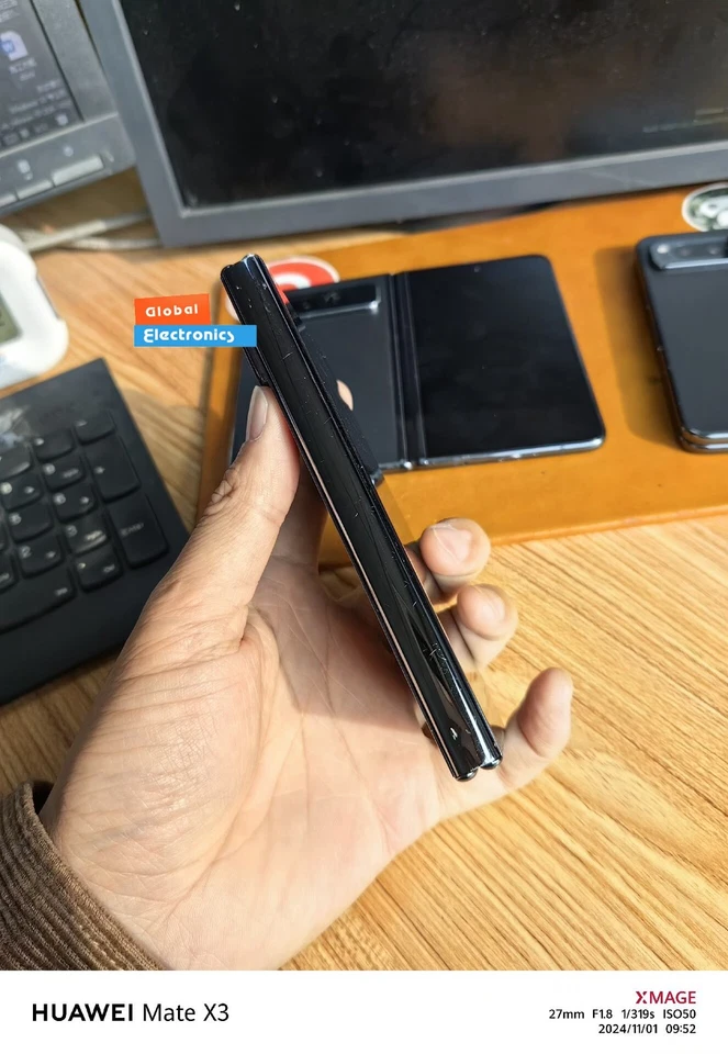 Google Pixel Fold 12+256GB Unlocked Phone - Image 4 of 4