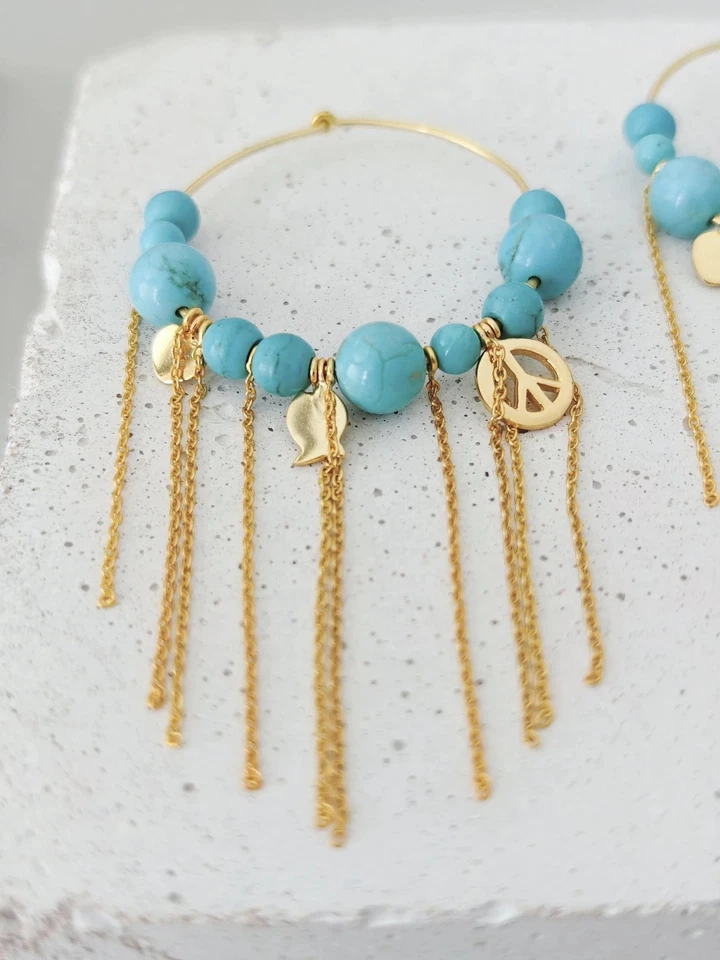 Boho Creolen mit echten Türkis Steinen Charms, Hippie Ohrringe Sommer Ohrringe - Bild 2 von 4