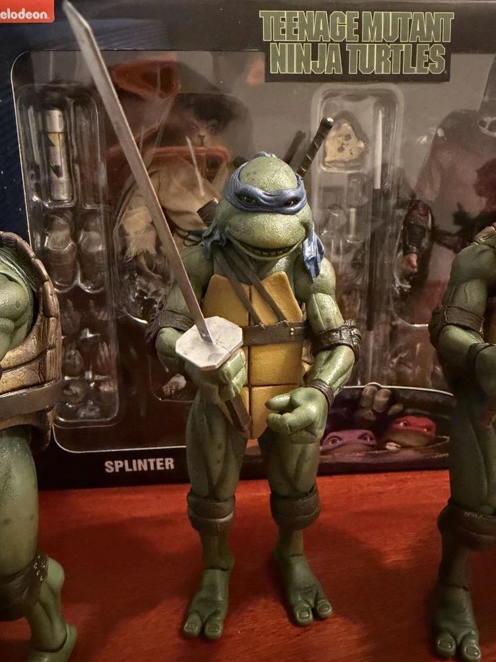 Лот товаров NECA Teenage Mutant Ninja Turtles 1990 TMNT Ultimate 35 фигурка Walmart! - Изображение 4 из 4