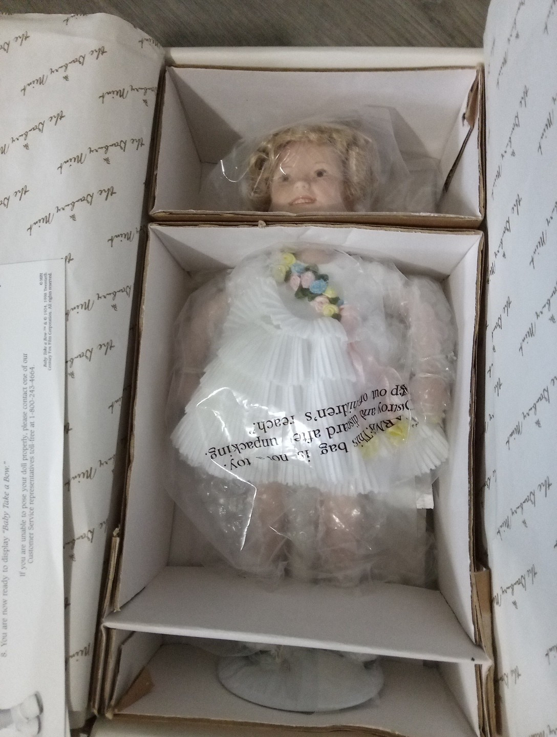 SHIRLEY TEMPLE  PORCELAIN DOLL 