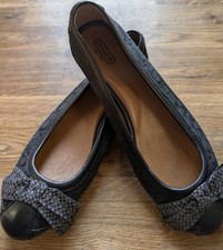Coach Saundra Ballet Flat Round Toe Gray Bows Black With Logo