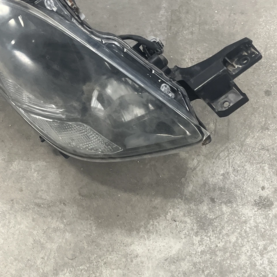 FARO DERECHO PASAJERO MITSUBISHI I-MIEV 2012-2016 FABRICANTE ORIGINAL LEER DESCRIPCIÓN DE FÁBRICA Foto 3 de 4