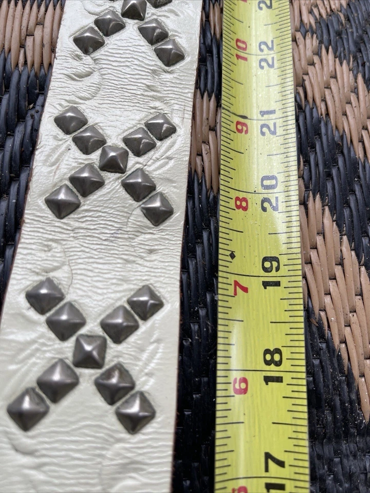 Cinto HTC Hollywood Trading Co Vintage Couro Creme Upcycled com X Studs Tamanho 32 - Imagem 4 de 4