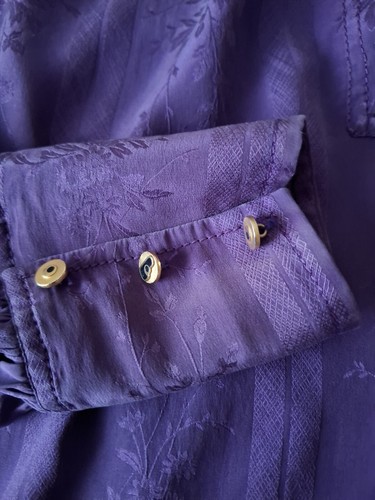 Camicia vintage in pura seta colore viola, taglia 44-46, collo a scialle - Foto 3 di 7