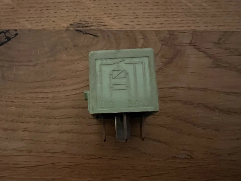 🔹MINI Mini Cooper S relè verde chiaro 👍OFFERTA TOP⭐⭐⭐⭐ 6136-8373700 - Immagine 3 di 4