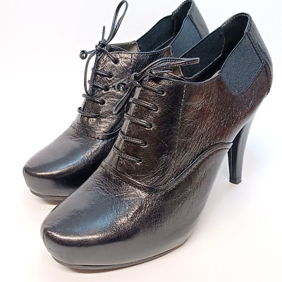 Me Too Lisbon Bootie Laced Black Leather Women's Size 9M Heels Shoes